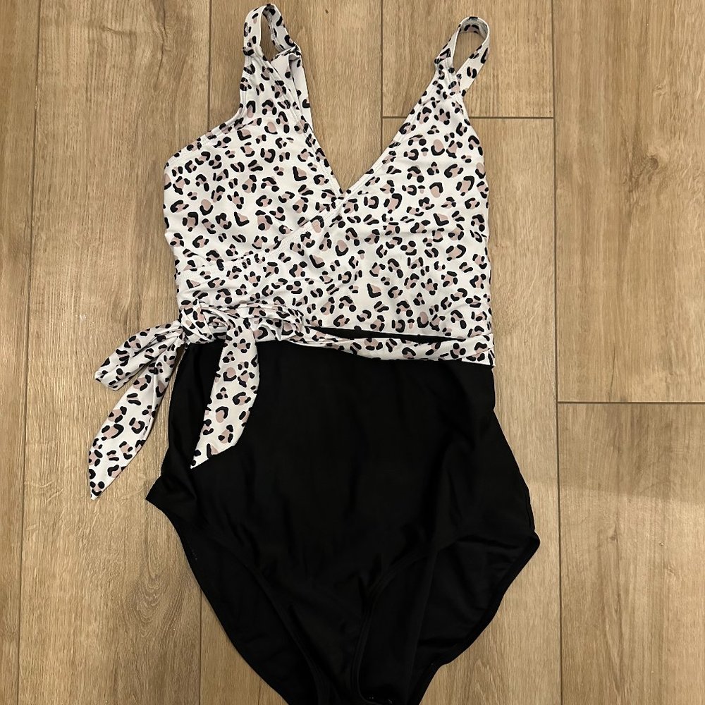 Women's One Piece Swim L